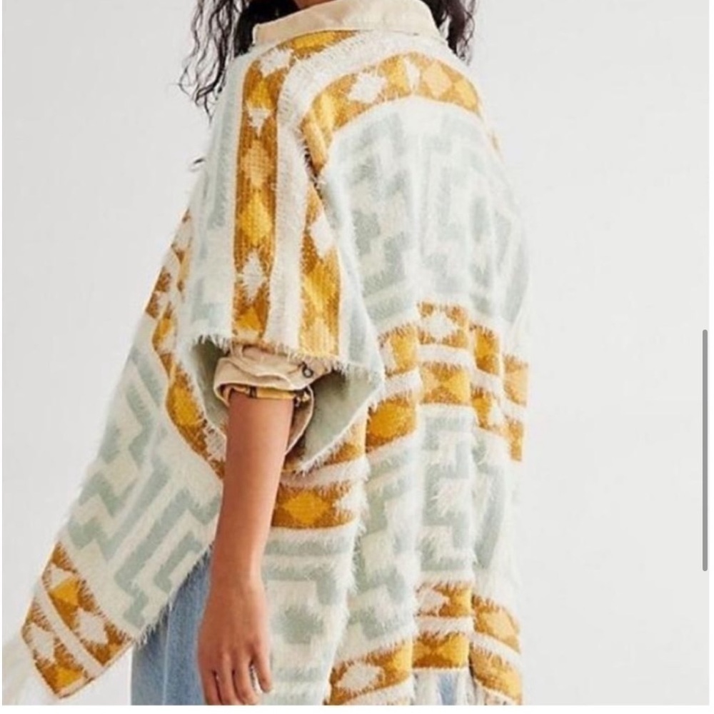 Free People White Kimono Diamondback Cozy Sweater Ivory One Size Poncho NWT - Picture 7 of 14